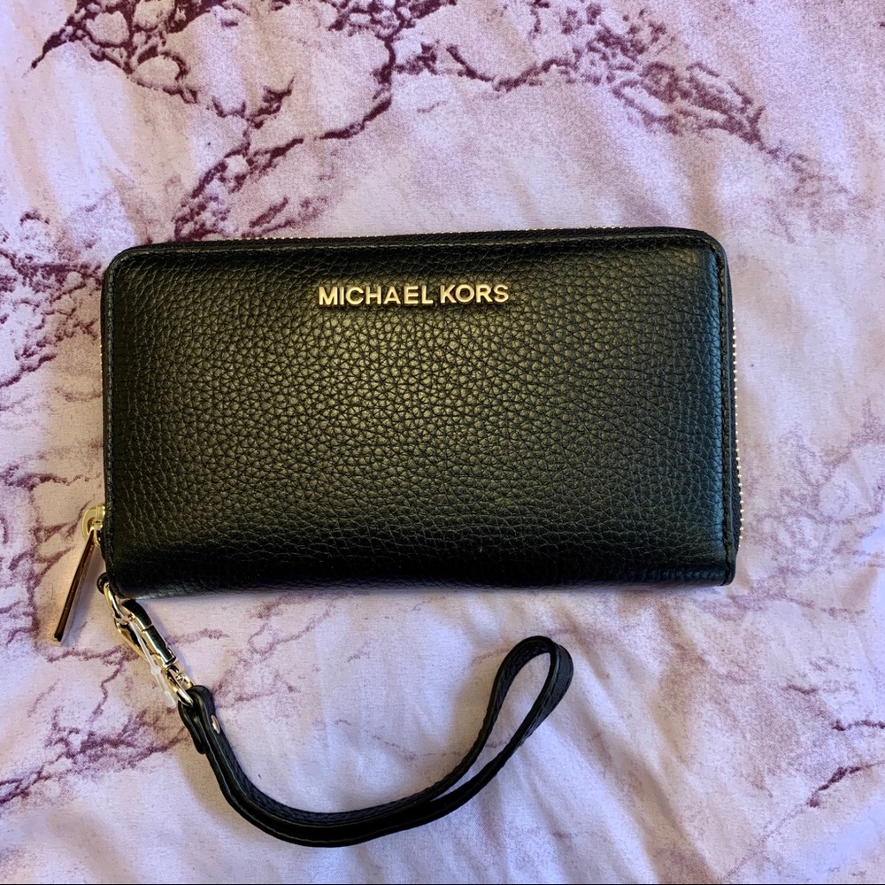 Michael Kors Smartphone Wristlet